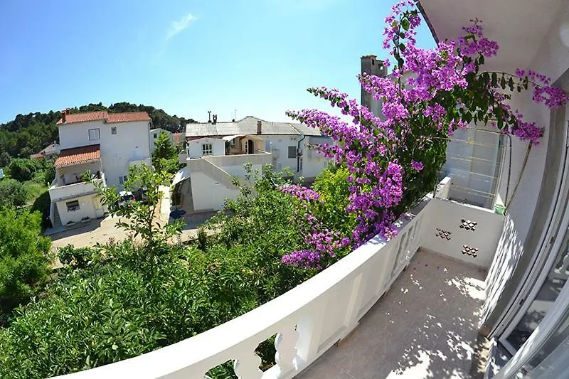 Sloth Apartment Palit Croatia
