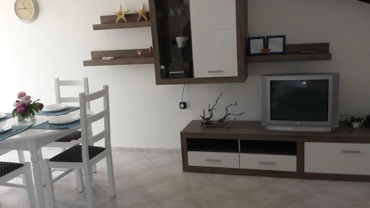 Sloth Apartment Palit Croatia