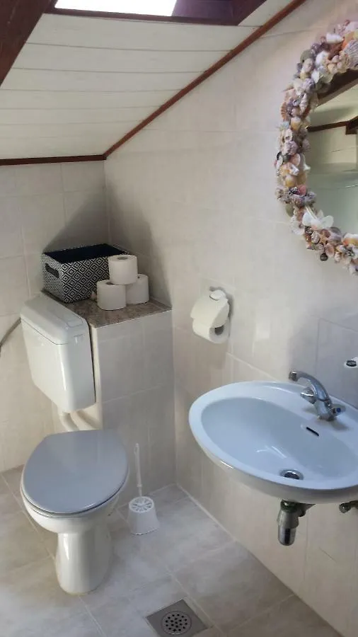 Sloth Apartment Palit